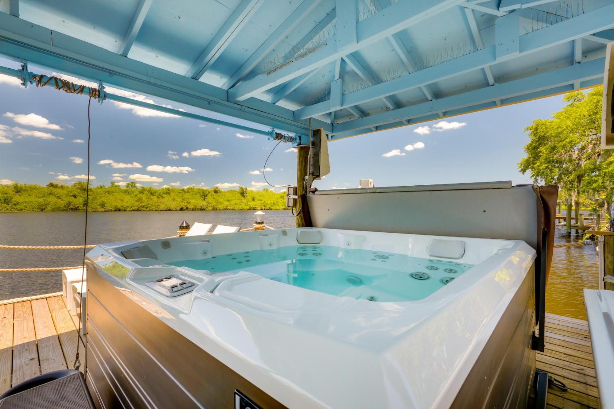Apartment Riverfront Florida With Pool And Hot Tub Access LaBelle