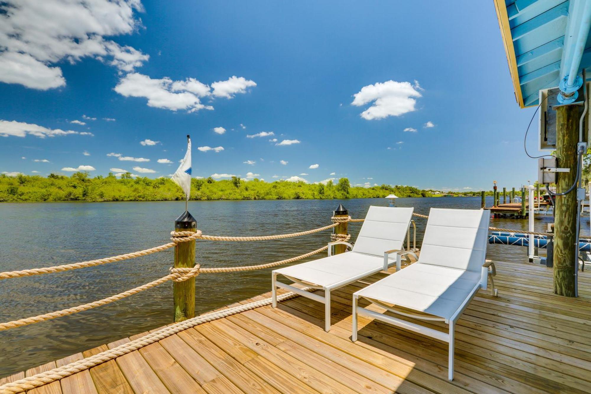 Apartment Riverfront Florida With Pool And Hot Tub Access